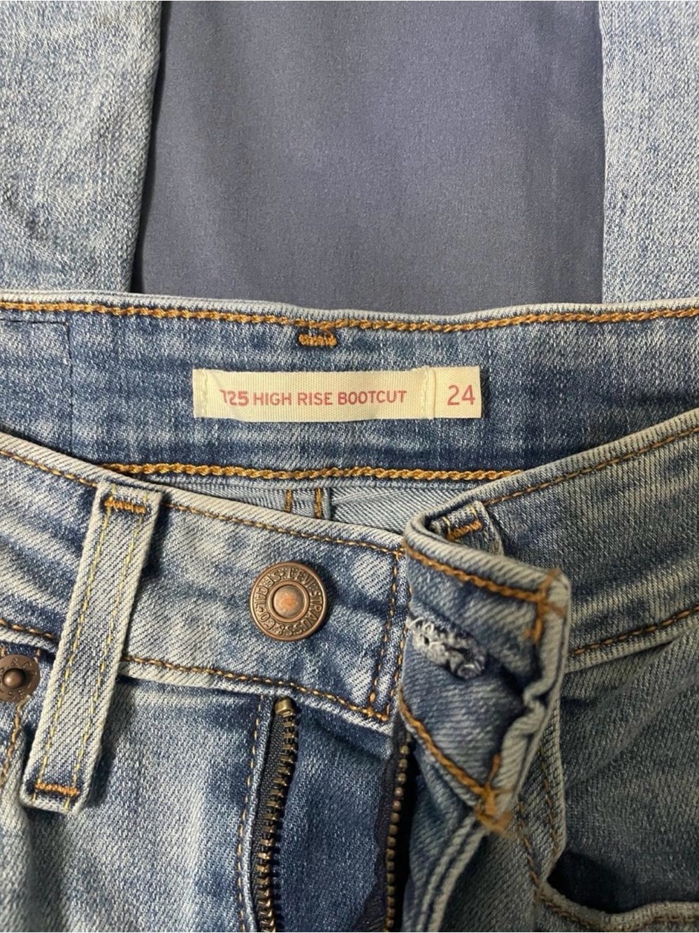 Levi’s High Rise Bootcut Jeans - Picture 2 of 5